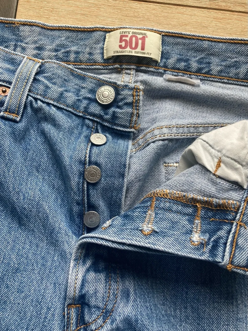 Vintage Levi’s 501 Button Fly Jeans 33x30 Light Stone Wash Straight Leg